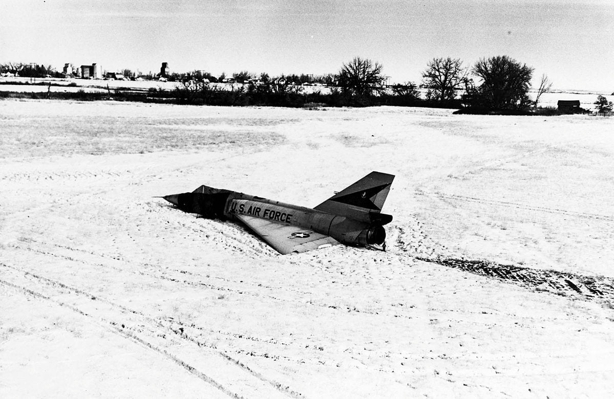 The Cornfield Bomber: F-106 Delta Dart that landed itself