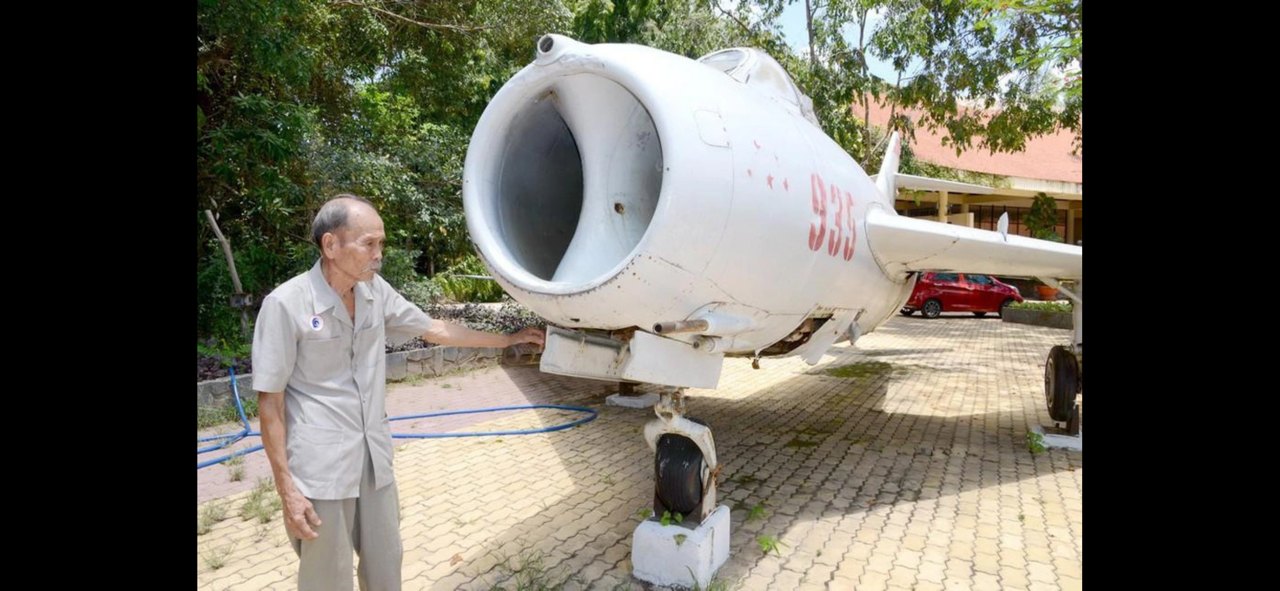 Nguyen Van Bay:  Mig-17 Ace over Vietnam